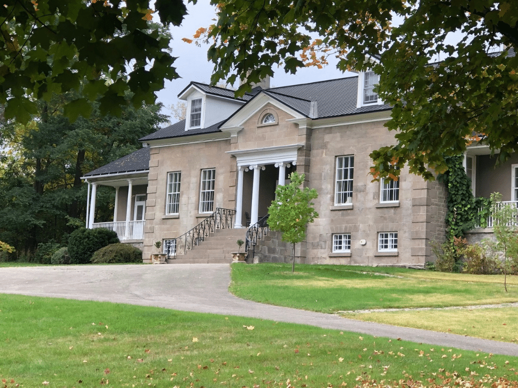 Maison Maitland Cooking School and Villas front of manor.